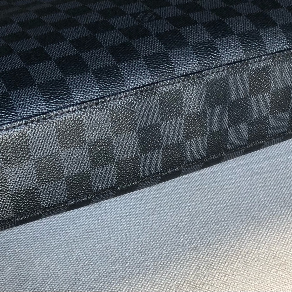 Authentic Louis Vuitton Damier Graphite Porte Documents Jour leather Bag - Picture 6 of 10